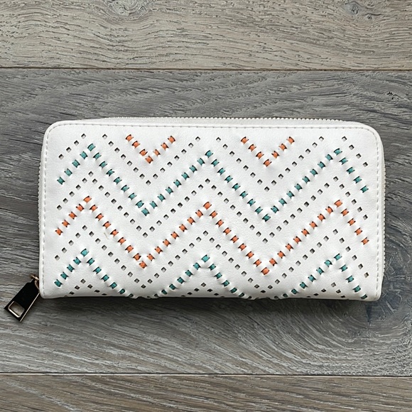 Urban Expressions Handbags - Urban Expressions White Zip Clutch/Wallet-8”x4 1/2”